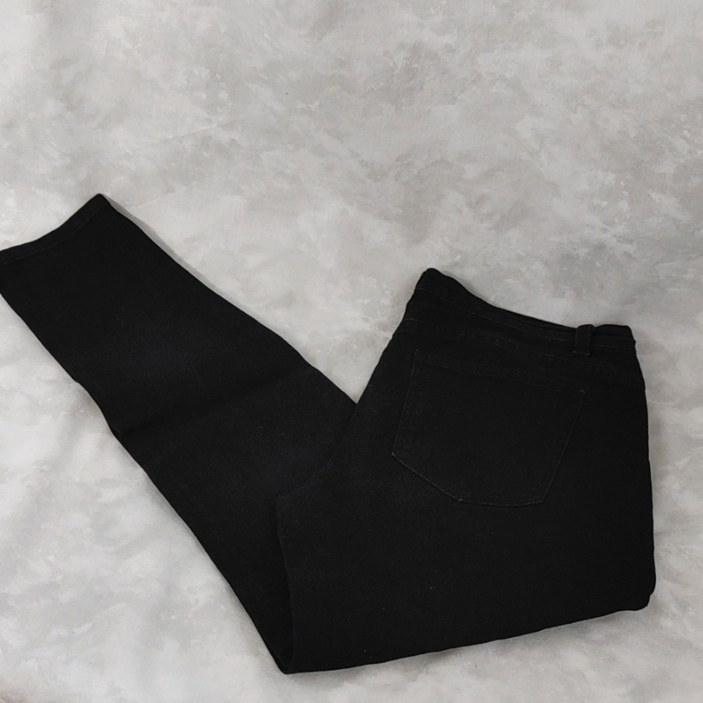 Forever 21 Black Skinny Jeans - Picture 3 of 10